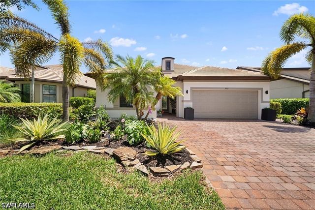 7052 Live Oak DR, Naples, FL 34114