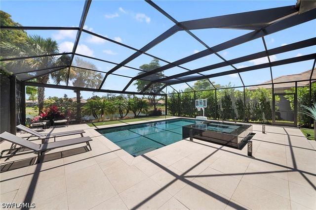 7052 Live Oak DR, Naples, FL 34114