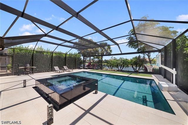 7052 Live Oak DR, Naples, FL 34114