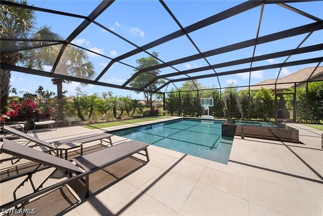 7052 Live Oak DR, Naples, FL 34114