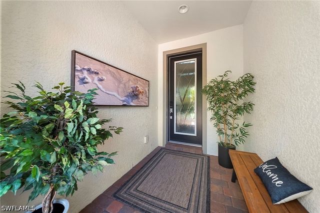 7052 Live Oak DR, Naples, FL 34114
