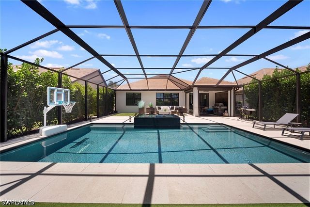 7052 Live Oak DR, Naples, FL 34114