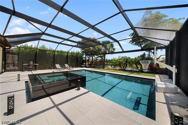7052 Live Oak DR, Naples, FL 34114