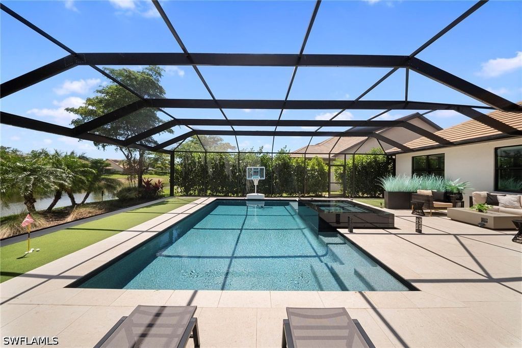 7052 Live Oak DR, Naples, FL 34114