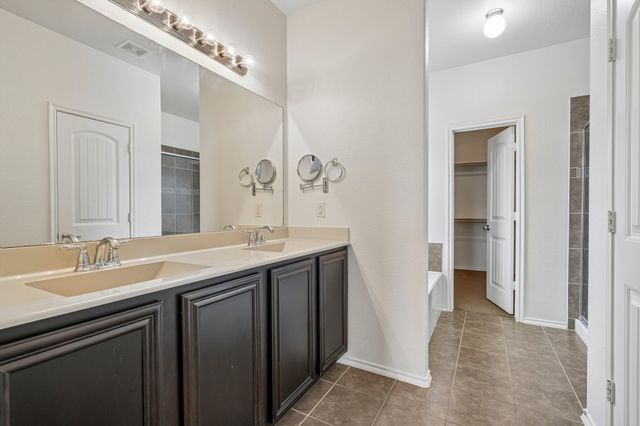 2017 River, Heartland, TX 75126