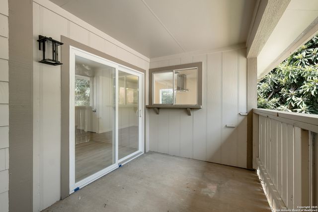 340 Montclair St Apt 102, Alamo Heights, TX 78209