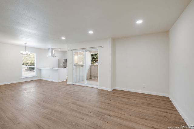 340 Montclair St Apt 102, Alamo Heights, TX 78209