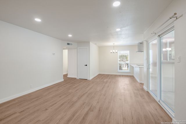 340 Montclair St Apt 102, Alamo Heights, TX 78209