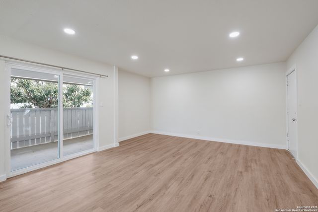 340 Montclair St Apt 102, Alamo Heights, TX 78209