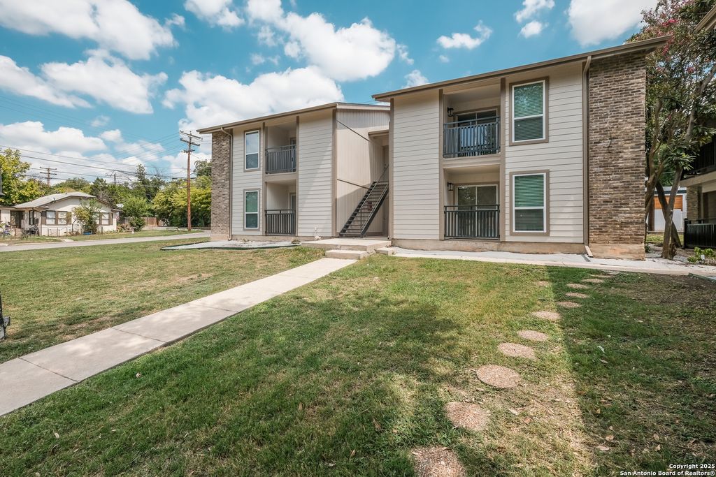 340 Montclair St Apt 102, Alamo Heights, TX 78209