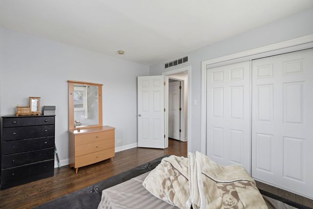 10111 Old Orchard Court 304, Skokie, IL 60076