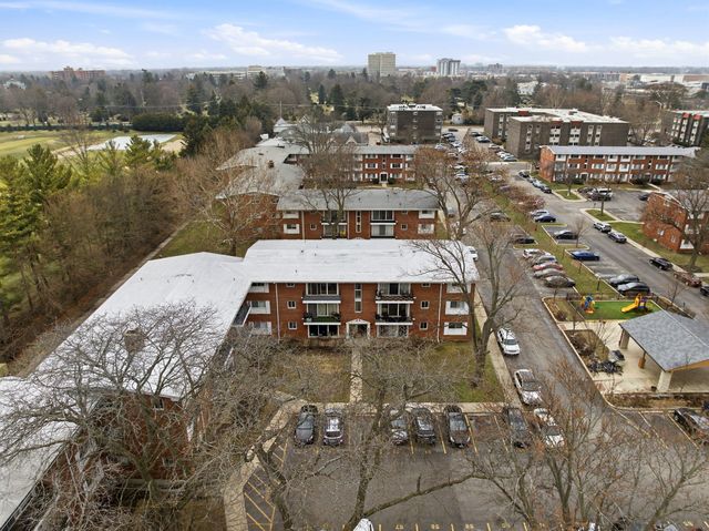 10111 Old Orchard Court 304, Skokie, IL 60076