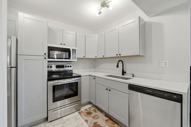 10111 Old Orchard Court 304, Skokie, IL 60076