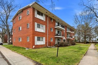10111 Old Orchard Court 304, Skokie, IL 60076