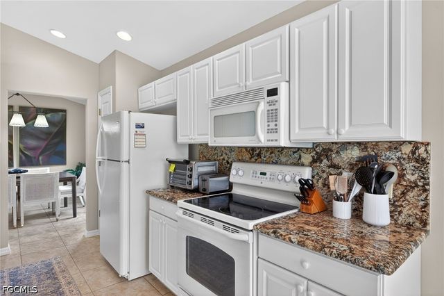 10082 Oakhurst WAY, Fort Myers, FL 33913