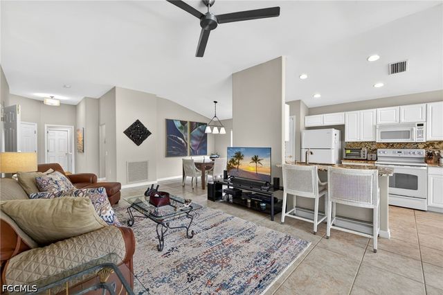 10082 Oakhurst WAY, Fort Myers, FL 33913