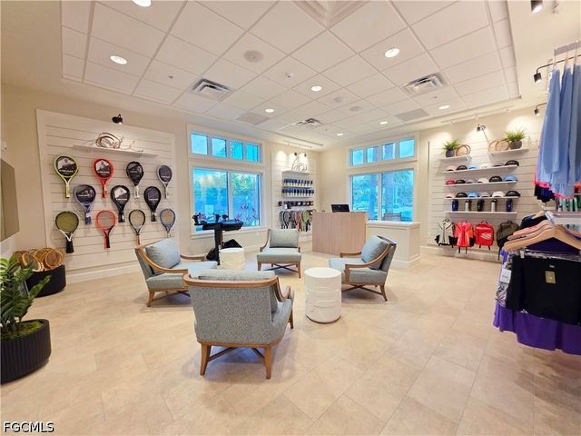 10082 Oakhurst WAY, Fort Myers, FL 33913