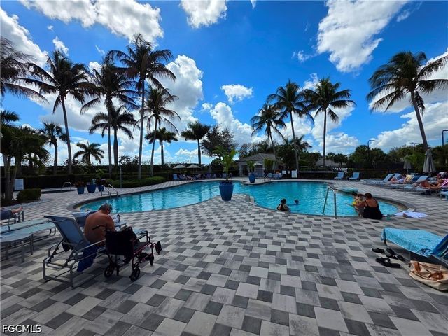 10082 Oakhurst WAY, Fort Myers, FL 33913