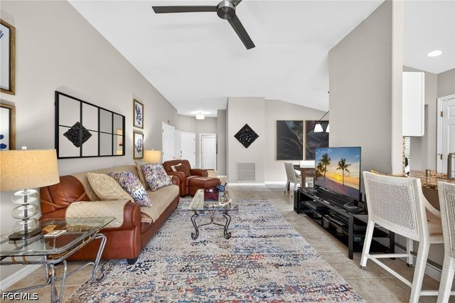 10082 Oakhurst WAY, Fort Myers, FL 33913