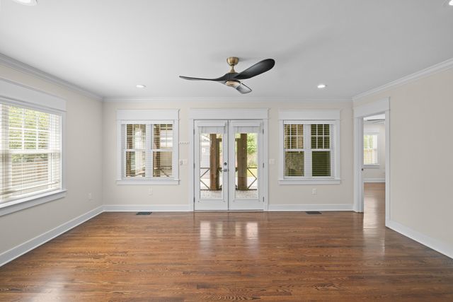 403 Chinoe Road, Lexington, KY 40502