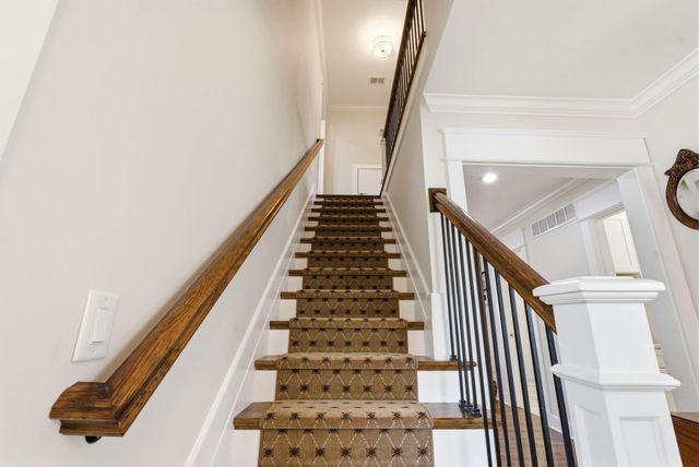 403 Chinoe Road, Lexington, KY 40502