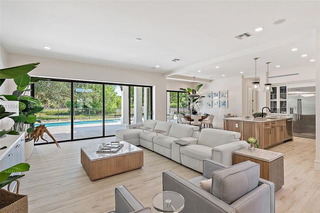 325 N Fairway, Tequesta, FL 33469
