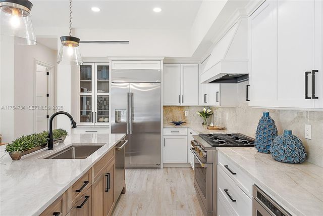 325 N Fairway, Tequesta, FL 33469