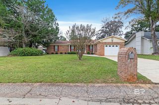 111 Fernwood Circle, Daphne, AL 36526