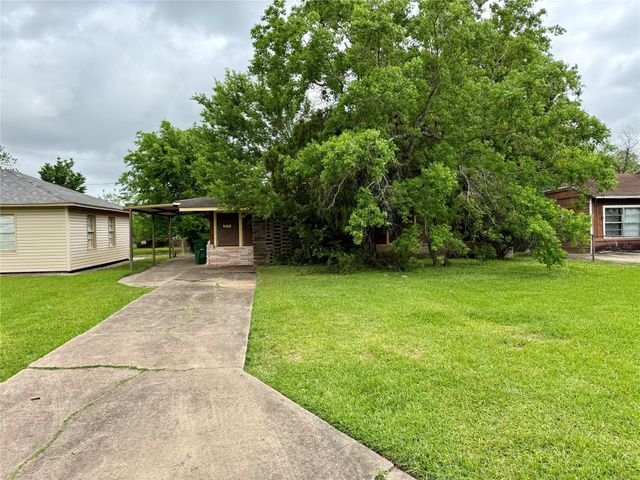 5123 Willow Glen Drive, Houston, TX 77033