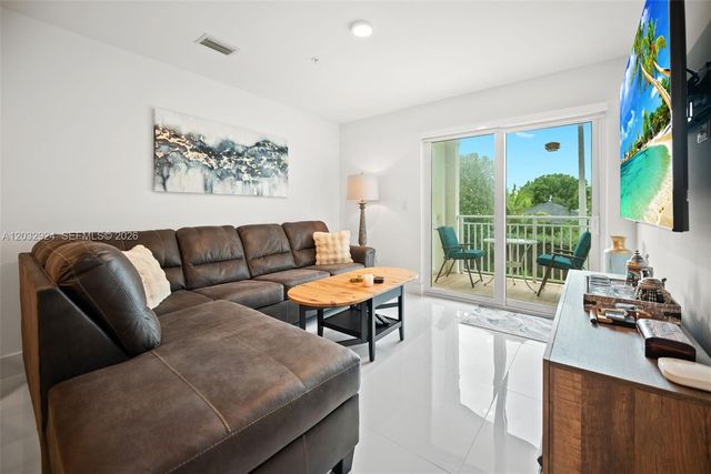 10950 NW 82nd Street 213, Doral, FL 33178