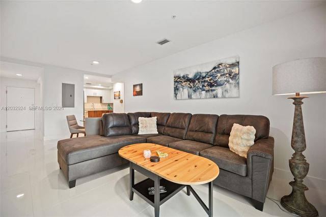 10950 NW 82nd Street 213, Doral, FL 33178