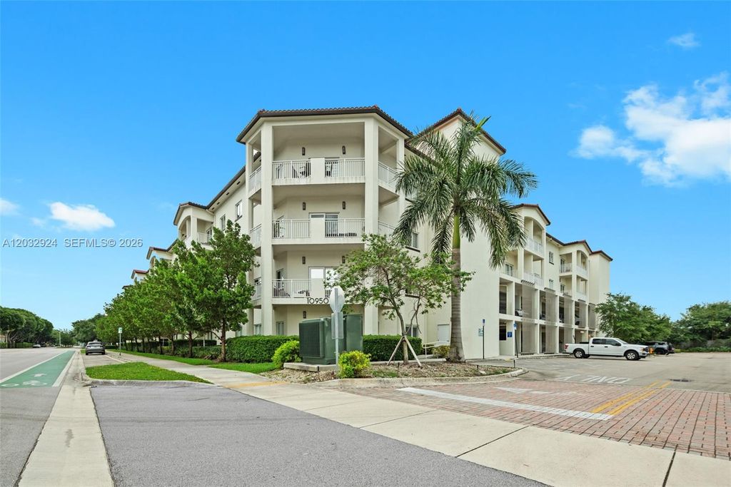 10950 NW 82nd Street 213, Doral, FL 33178