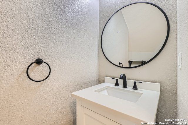 979 Calico, San Antonio, TX 78260