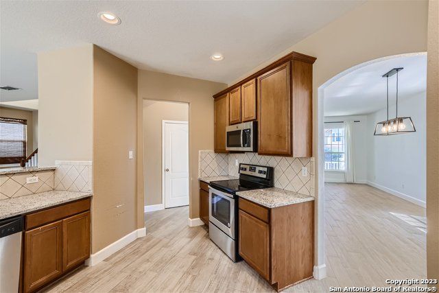 979 Calico, San Antonio, TX 78260