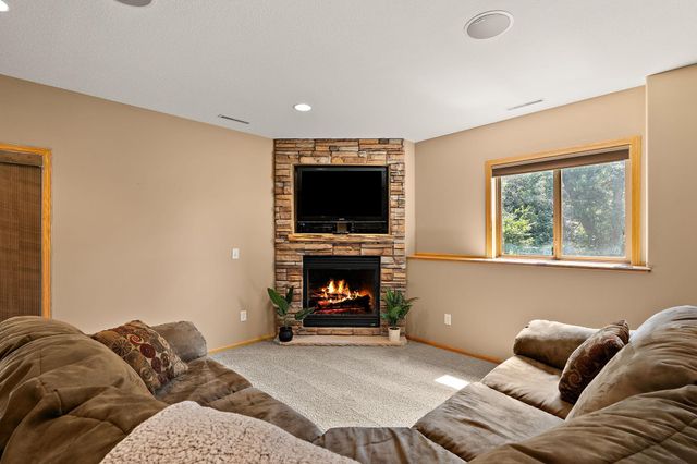 2823 Dunlap Lane SE, Rochester, MN 55904