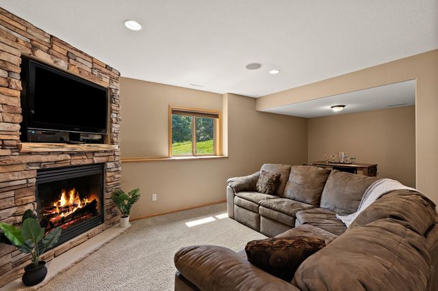 2823 Dunlap Lane SE, Rochester, MN 55904