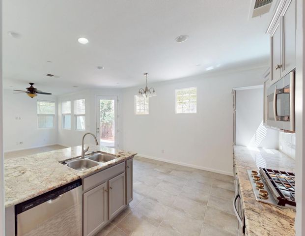 3641 Richmond Avenue, Clovis, CA 93619