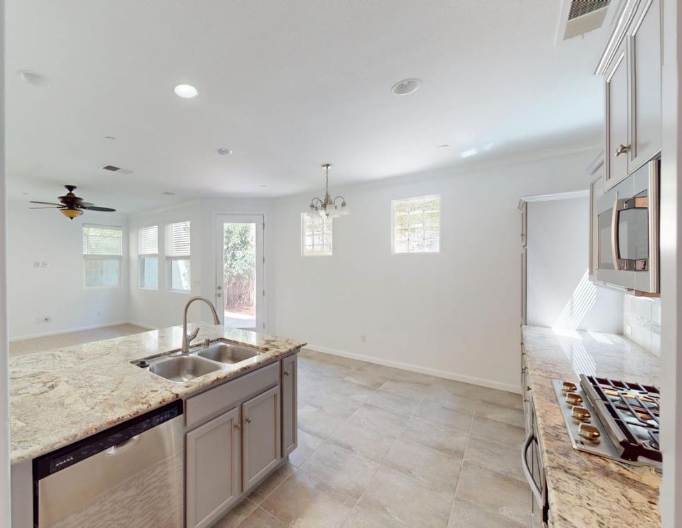 Image 11 of property listing at 3641 Richmond Avenue, Clovis, CA 93619