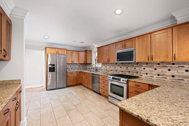 4206 POPLAR AVE, Memphis, TN 38117