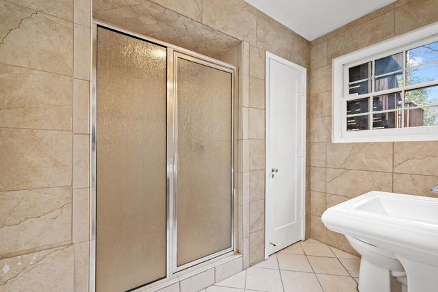 4206 POPLAR AVE, Memphis, TN 38117