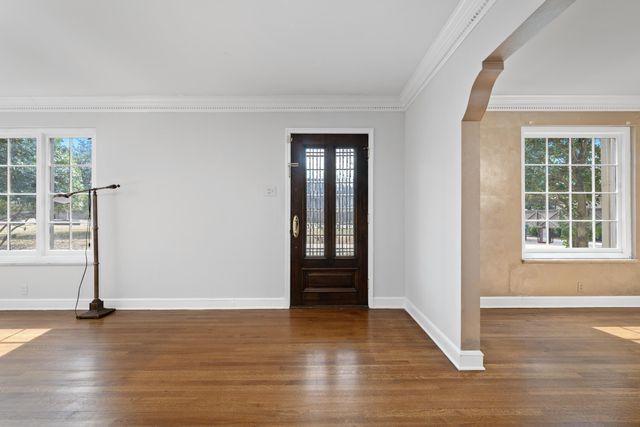 4206 POPLAR AVE, Memphis, TN 38117