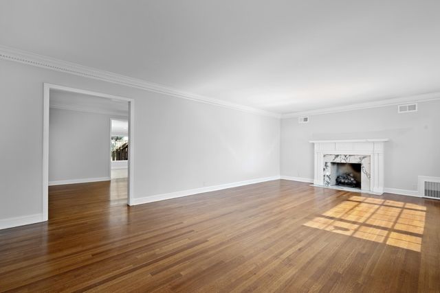 4206 POPLAR AVE, Memphis, TN 38117