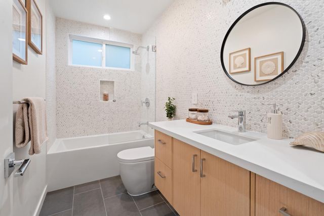 2105 Stratford Way, San Mateo, CA 94403