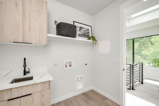 409 Clover CT A, Austin, TX 78745