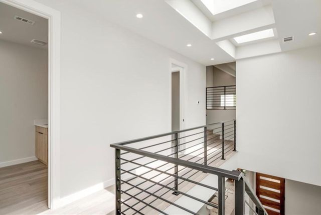 409 Clover CT A, Austin, TX 78745