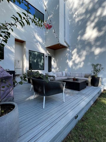 409 Clover CT A, Austin, TX 78745