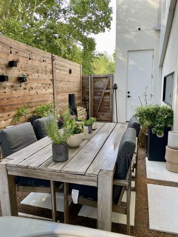 409 Clover CT A, Austin, TX 78745