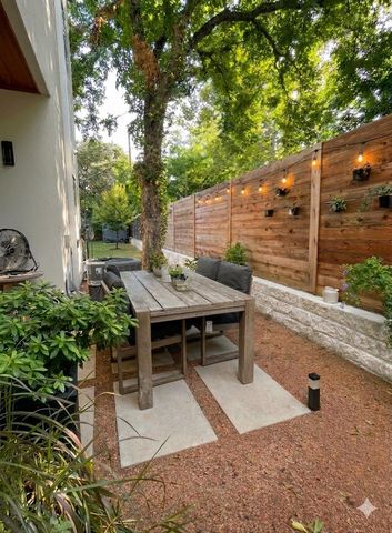 409 Clover CT A, Austin, TX 78745