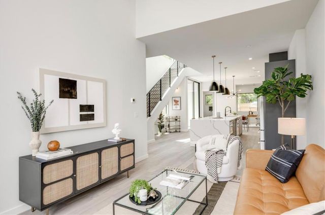 409 Clover CT A, Austin, TX 78745