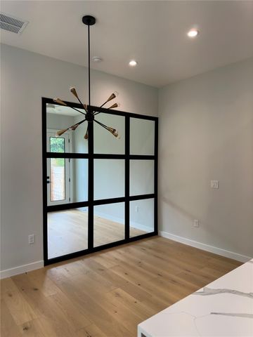 409 Clover CT A, Austin, TX 78745